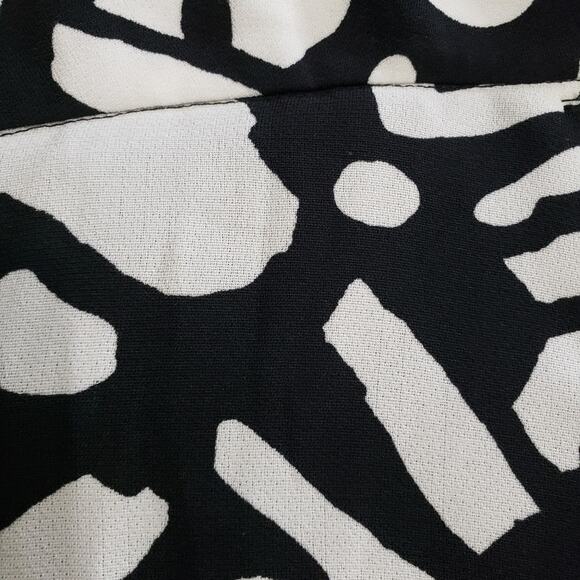 Alice + UO Urban Outfitters Black White Mid Rise Dressy Shorts Size 2 Whimsigoth - Picture 5 of 11